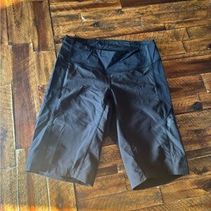 Luxe Women's Black Athletic Shorts